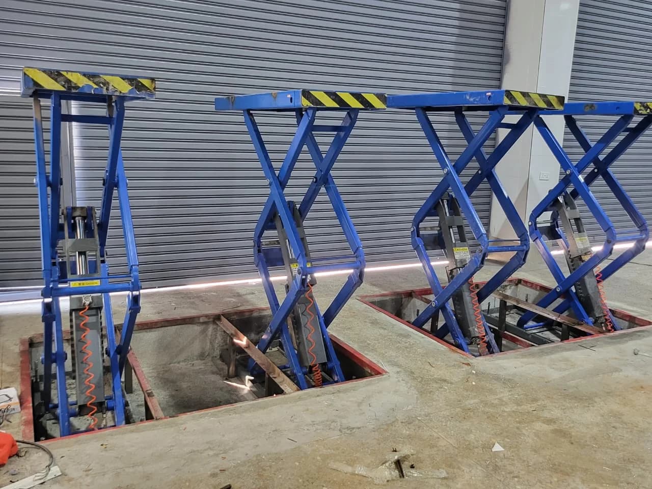 Big Scissor Under Ground